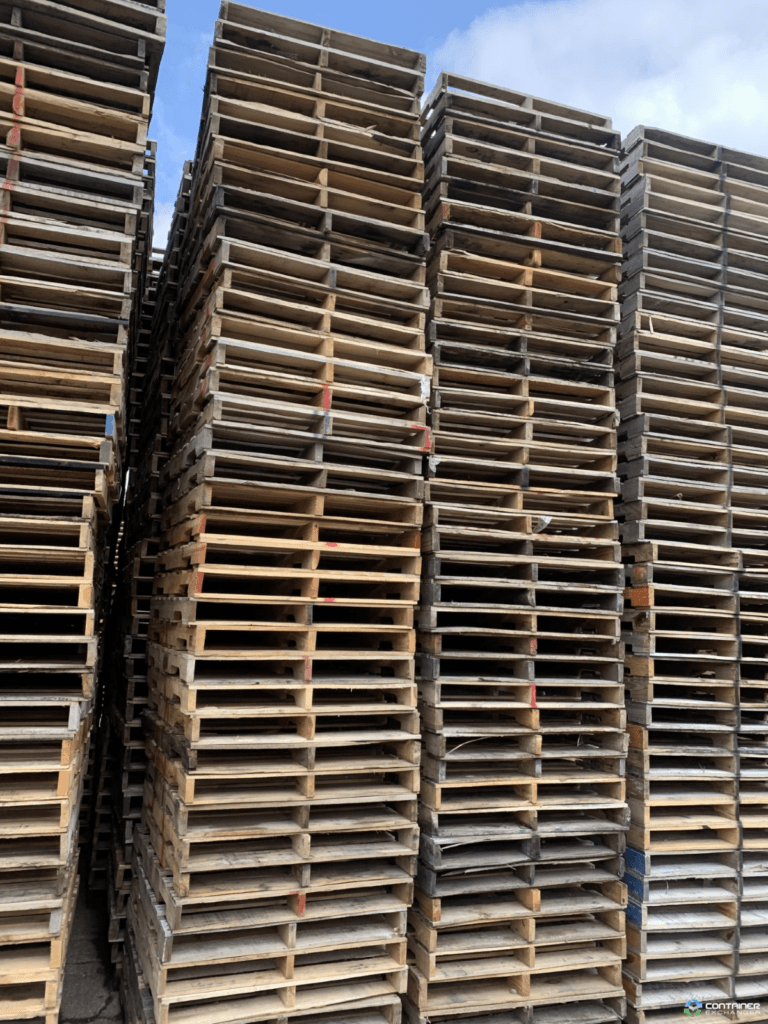 What Are the Differences Between Wood Pallets & Skids?  - Container Exchanger What Are the Differences Between Wood Pallets & Skids?  - Container Exchanger