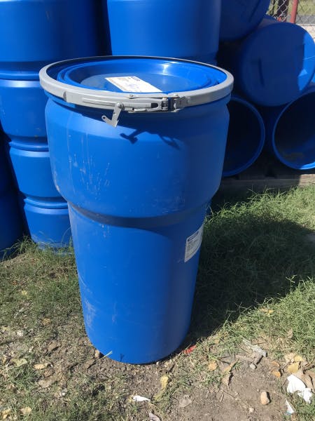Drums For Sale: Used 20 gallon plastic drums with removable lid, previous food grade In Texas - image 1