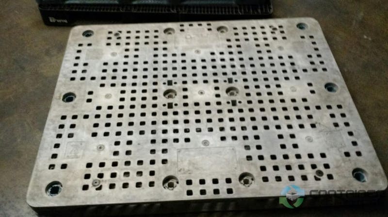 Plastic Pallets For Sale: Used 44x56 heavy duty plastic pallets Ga In Tennessee - image 1