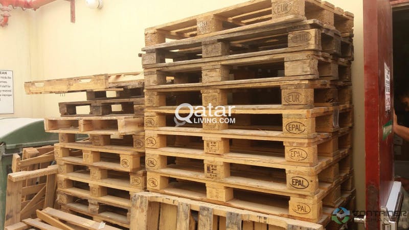 Plastic Pallets For Wanted: WOOD OR PLASTIC PALLETS - image 1