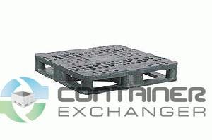 Plastic Pallets For Wanted: USED 36x36 stackable plastic pallet - image 1
