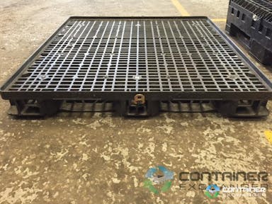 Plastic Pallets For Sale: Used 48x45 Plastic Pallets with Top Caps Ontario In Ontario - image 2