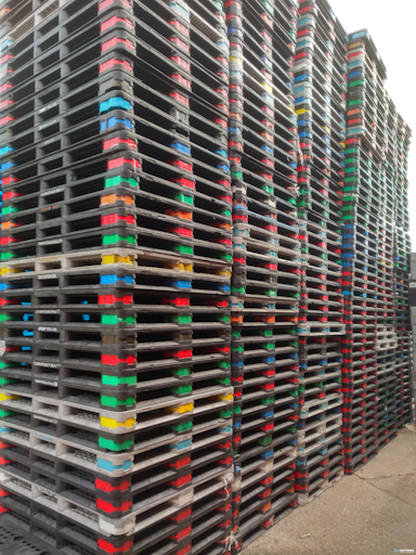 Plastic Pallets For Sale: Used 56x44x4.5 Orbis Stackable Plastic Pallets In Ontario - image 3