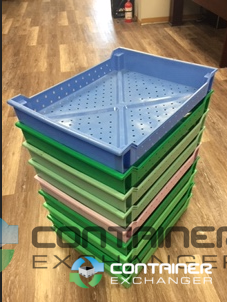 Food Totes & Trays For Sale: New 23.5x18x4 Green Berry Trays- Stackable British Columbia In British Columbia - image 3