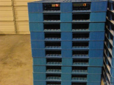 Plastic Pallets For Sale: Used 39x47x6 Stackable Plastic Pallets North Carolina In North Carolina - image 3